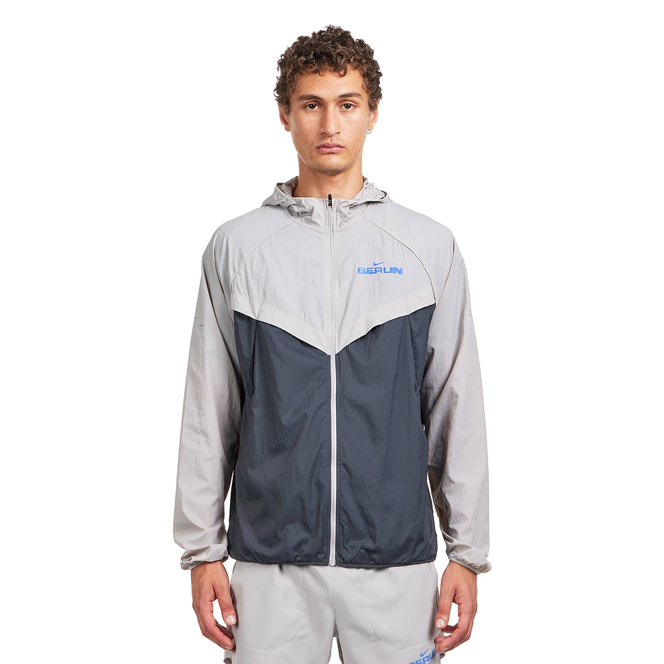 Stride Repel Running Jacket